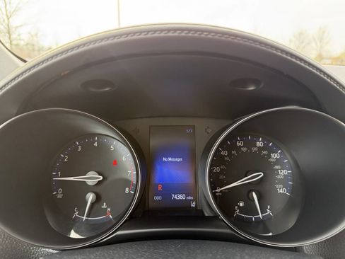 Used 2018 Toyota C-HR XLE image 28