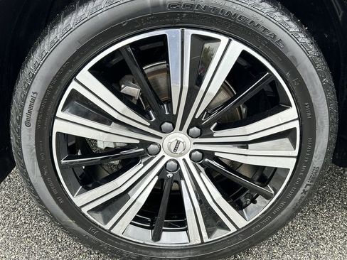 Certified 2023 Volvo XC60 B5 Plus AWD/4WD image 10