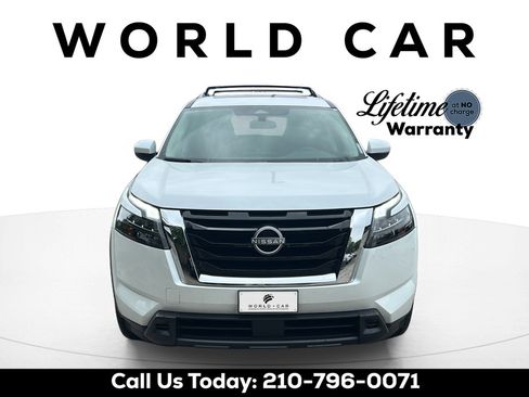 Used 2025 Nissan Pathfinder SV w/ SV Premium Package FWD image 8
