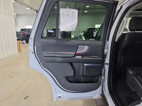 Used 2025 Ford Expedition Platinum AWD/4WD image 26