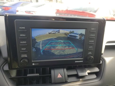 Used 2022 Toyota RAV4 XLE image 24