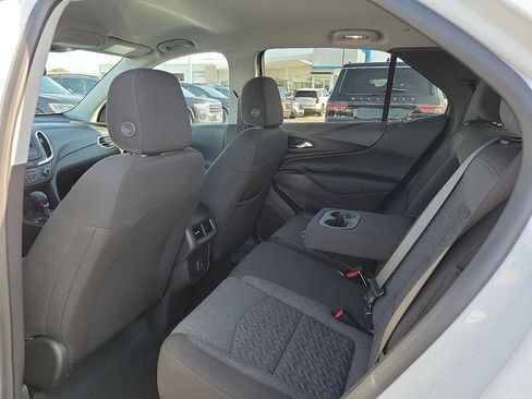Used 2023 Chevrolet Equinox LT FWD image 9