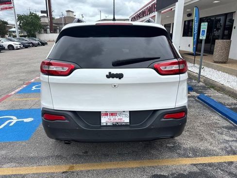 Used 2018 Jeep Cherokee Limited w/ High Altitude Package FWD image 4