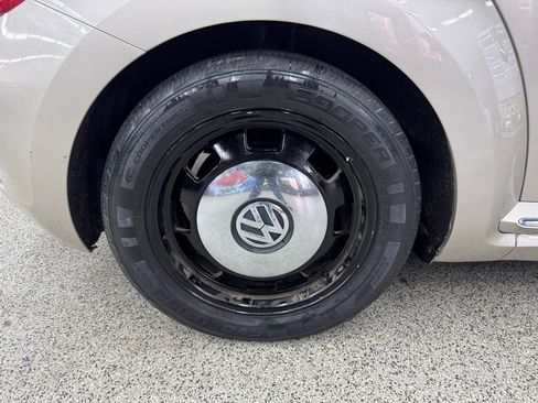 Used 2013 Volkswagen Beetle 2.5 image 28