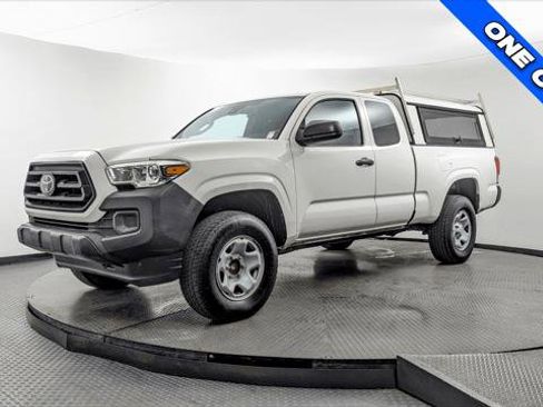 Used 2021 Toyota Tacoma SR RWD image 2