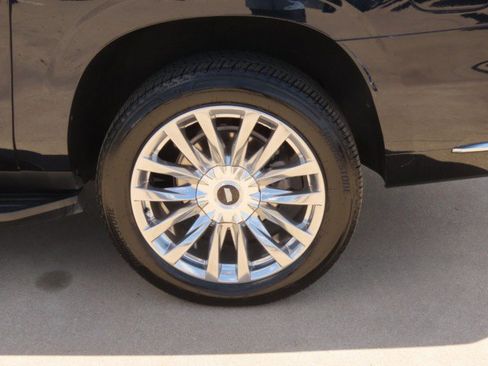 Used 2023 Cadillac Escalade ESV Premium Luxury RWD image 16