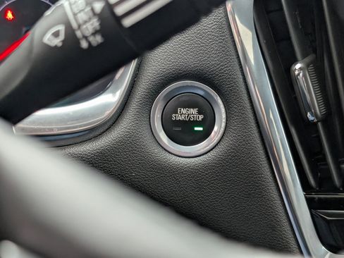 Used 2023 Chevrolet Traverse RS image 20