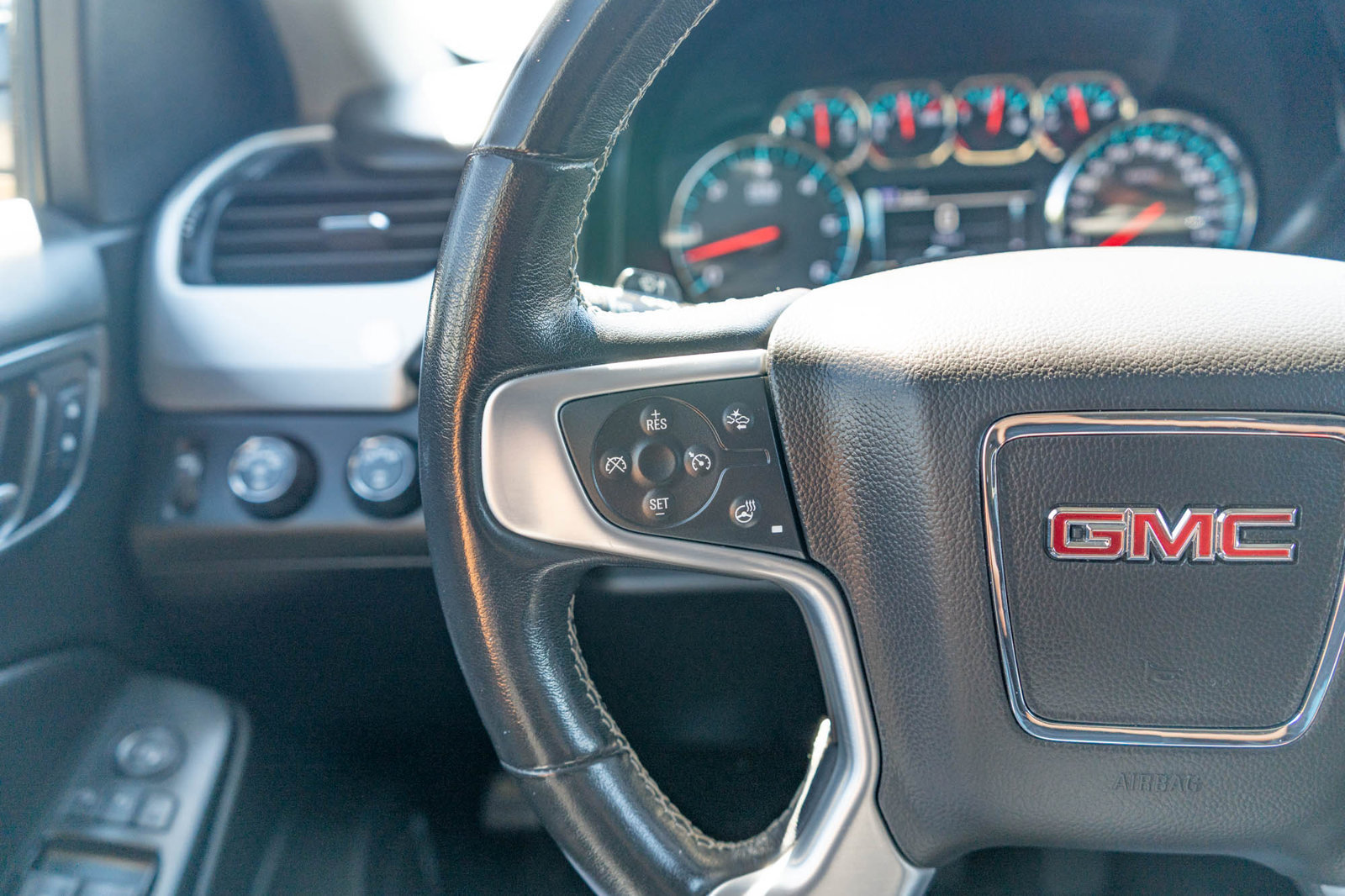 Used 2019 GMC Yukon SLT AWD/4WD image 27