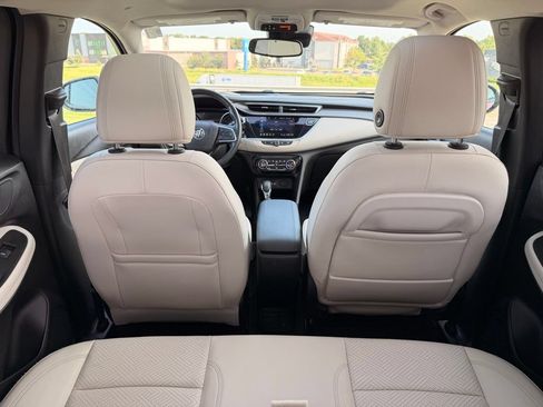 Used 2020 Buick Encore GX Essence w/ Experience Buick Package FWD image 38