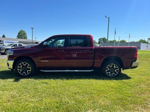 Used 2025 RAM 1500 Laramie AWD/4WD image 10
