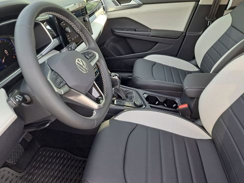 New 2025 Volkswagen Taos SEL image 18