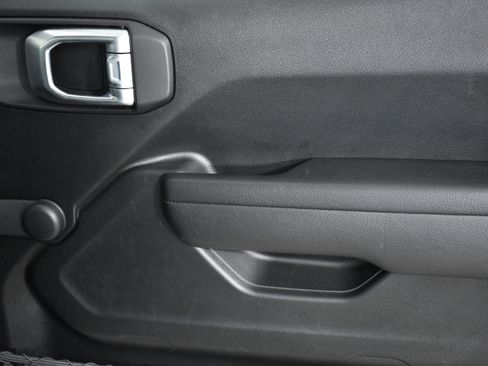 Used 2022 Jeep Gladiator Sport image 28