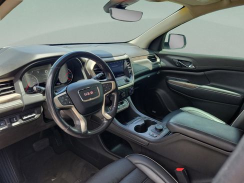 Used 2021 GMC Acadia Denali w/ Denali Technology Package FWD image 16
