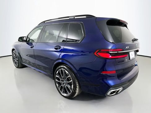 Used 2025 BMW X7 M60i w/ Climate Comfort Package image 7