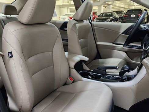 Used 2017 Honda Accord EX-L image 24