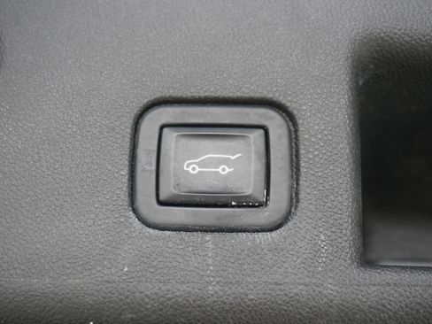 Used 2022 Chevrolet Equinox LT image 25