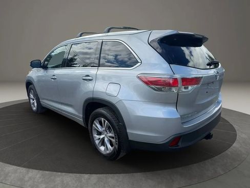 Used 2015 Toyota Highlander XLE AWD/4WD image 7