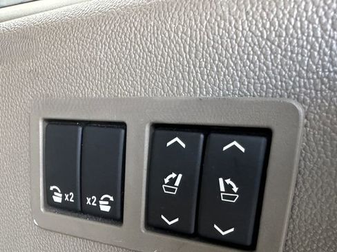 Used 2019 GMC Yukon XL SLT w/ Premium Edition image 39