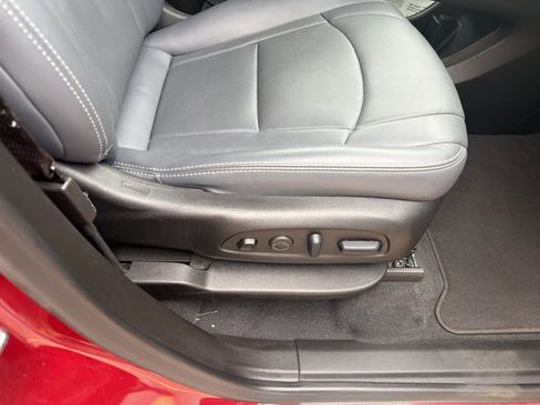 Used 2024 Buick Enclave Premium image 12