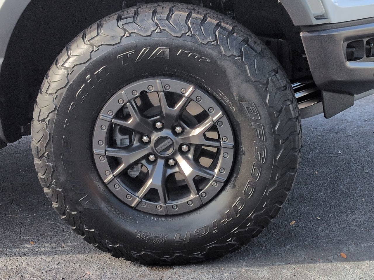 Certified 2021 Ford F150 Raptor w/ Raptor 37 Performance Package AWD/4WD image 11