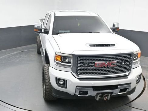 Used 2015 GMC Sierra 2500 Denali w/ Duramax Plus Package image 20
