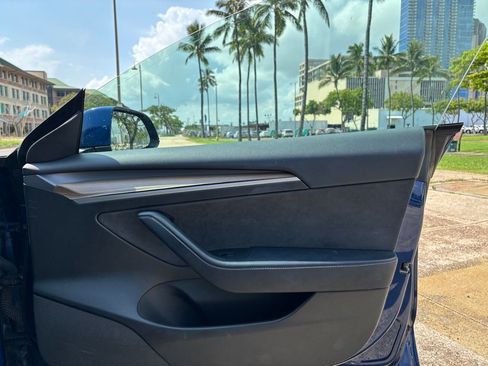 Used 2023 Tesla Model 3 Standard Range image 16