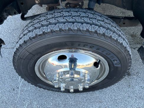 Used 2015 Ford F550 2WD Crew Cab Super Duty image 12