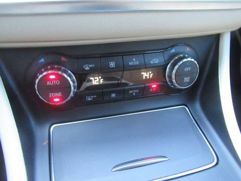 Used 2019 Mercedes-Benz CLA 250 image 35