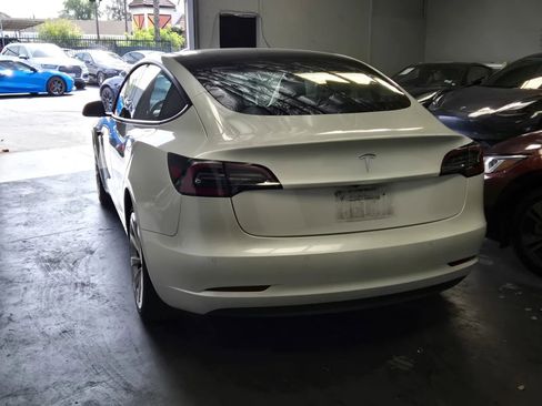 Used 2021 Tesla Model 3 Standard Range Plus image 2