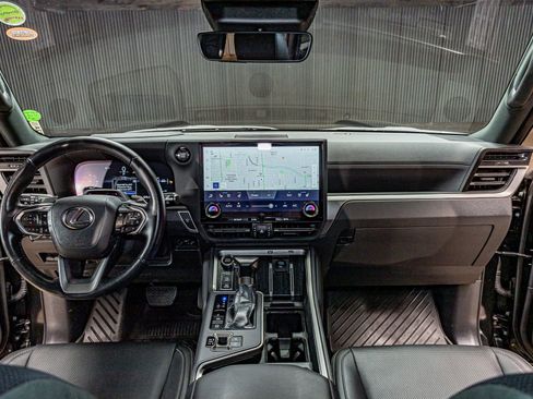 Used 2025 Lexus GX 550 AWD/4WD image 16