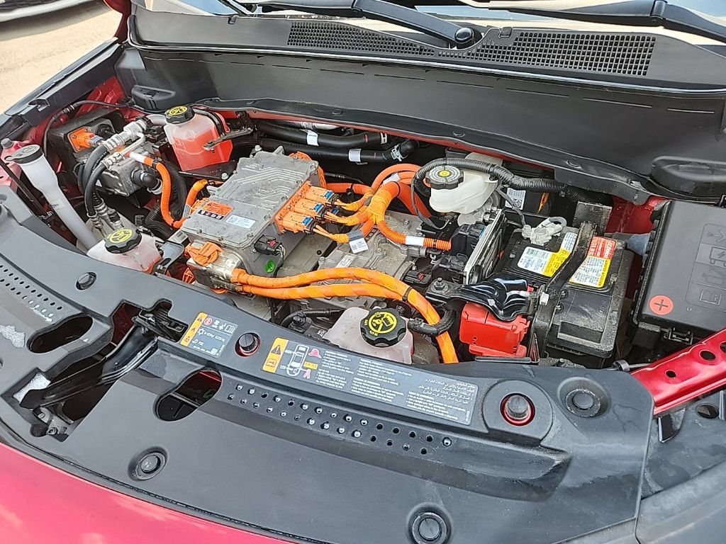 Used 2023 Chevrolet Bolt EUV LT w/ Comfort Package FWD image 14