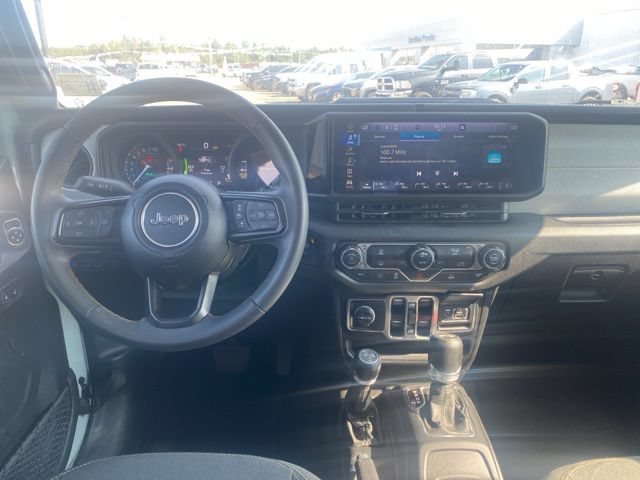 Used 2024 Jeep Wrangler Unlimited AWD/4WD image 14