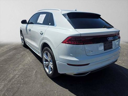 Used 2023 Audi Q8 Premium w/ Convenience Package AWD/4WD image 5