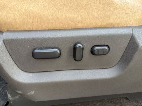 Used 2012 Ford F250 Lariat w/ Lariat Interior Pkg image 14