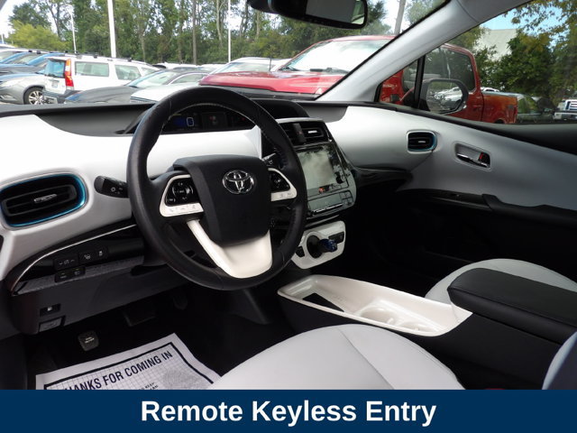 Used 2017 Toyota Prius Four w/ Premium Convenience Package FWD image 10