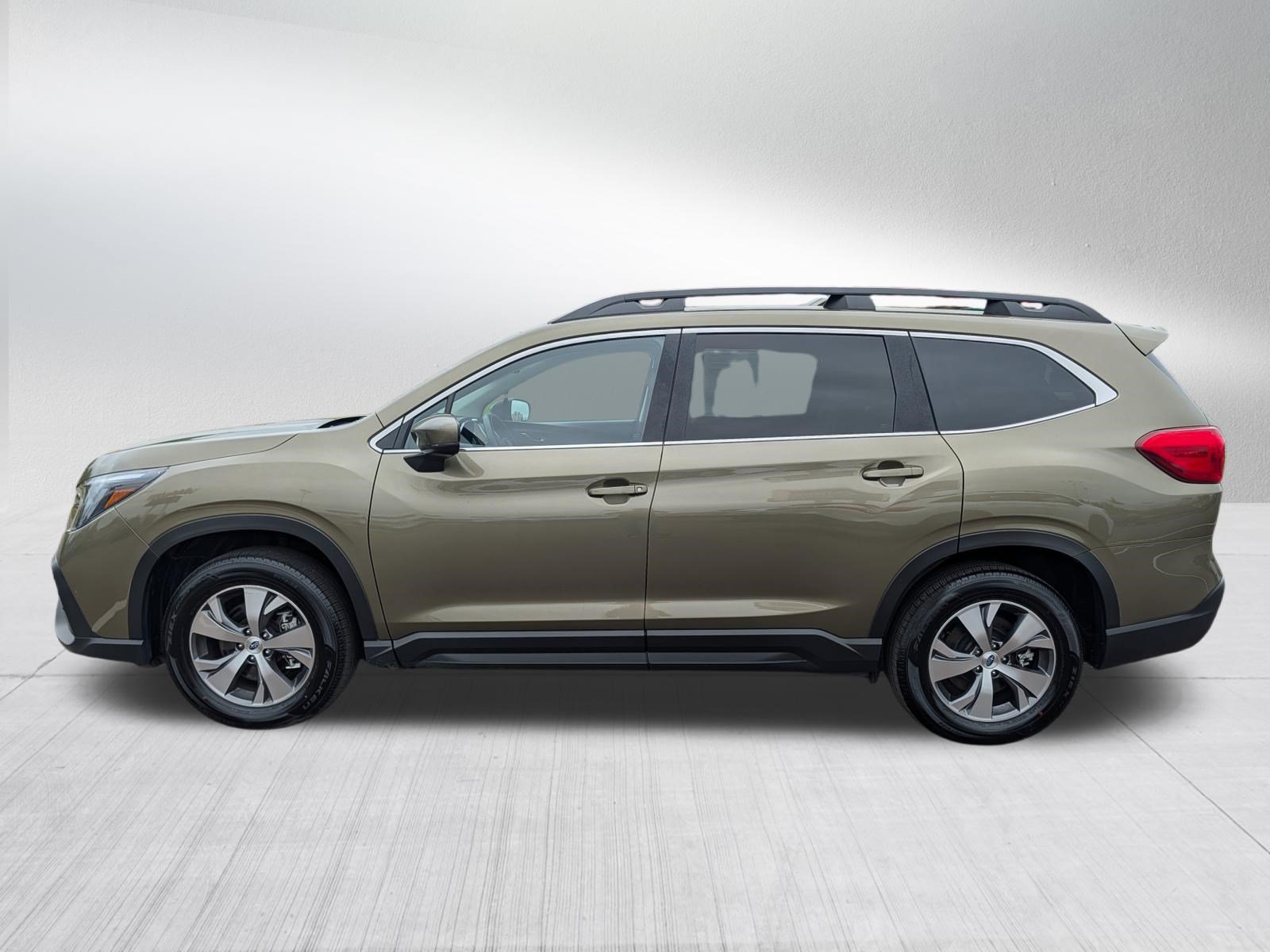 Used 2025 Subaru Ascent Premium AWD/4WD image 4
