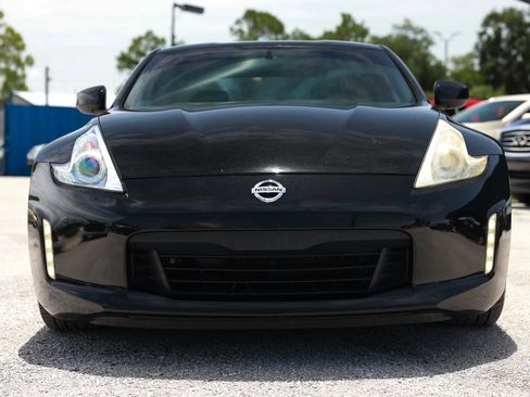 Used 2014 Nissan 370Z Coupe RWD image 10