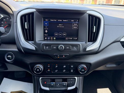 Used 2023 GMC Terrain SLE FWD image 27