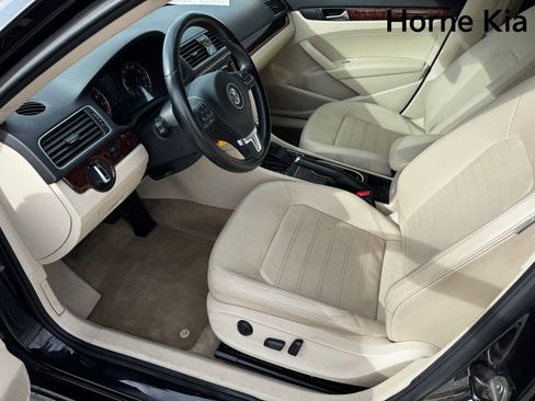 Used 2013 Volkswagen Passat 2.5 SEL image 9