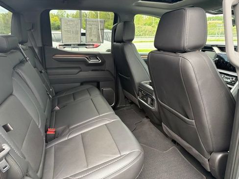 Used 2025 GMC Sierra 1500 Denali w/ Denali Reserve Package AWD/4WD image 14