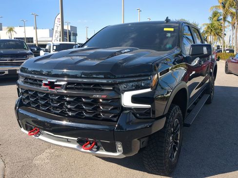 Used 2024 Chevrolet Silverado 1500 ZR2 w/ Technology Package image 9