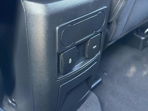 Certified 2023 Ford Explorer XLT RWD image 18