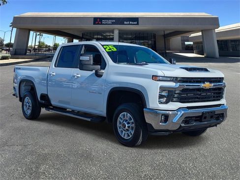 Used 2025 Chevrolet Silverado 2500 LT w/ Convenience Package image 8