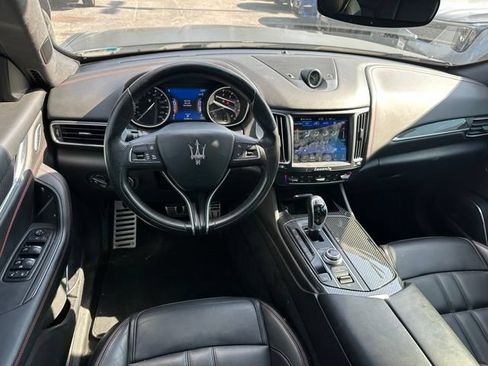 Used 2018 Maserati Levante GranSport AWD/4WD image 9