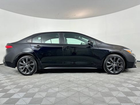 Used 2023 Toyota Corolla SE w/ SE Premium Package FWD image 28