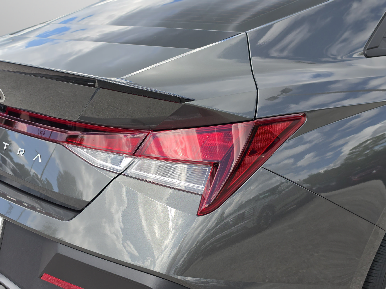 New 2026 Hyundai Elantra SEL Sport FWD image 14