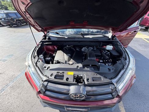 Used 2018 Toyota Highlander SE AWD/4WD image 47