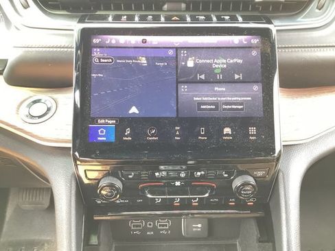 Used 2021 Jeep Grand Cherokee L Summit w/ MOPAR Finishing Package AWD/4WD image 10