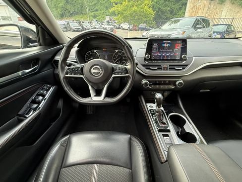 Used 2023 Nissan Altima 2.5 SR AWD/4WD image 14