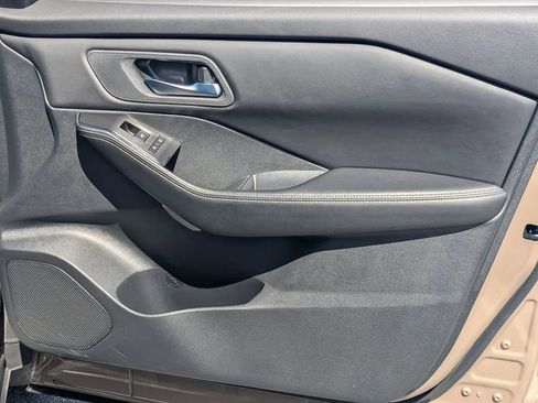 Certified 2024 Nissan Rogue SV FWD image 13